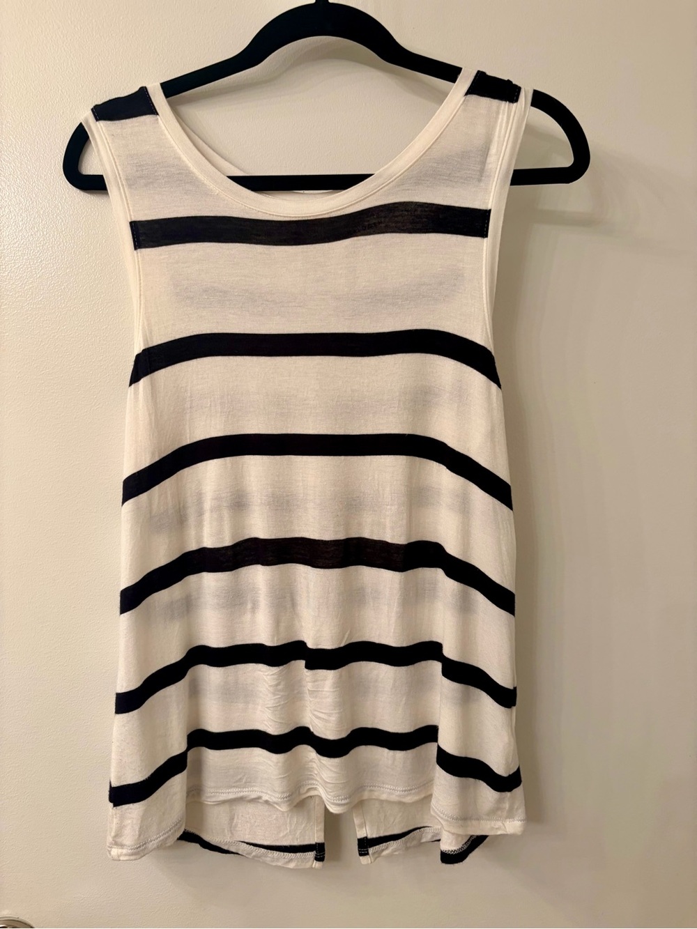 Halogen Women’s Black & White Striped Sleeveless Tank Top
